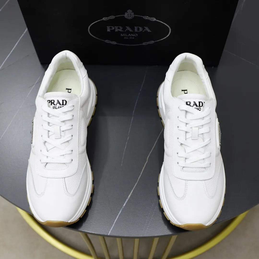 Factory price: 720💰Top original order Brand: PRADA (Prada) Standard code: Men's size 38/44 (45 can be customized) Grade: Same as the official website Material: Original cowhide leather lining Original combination two-color wear-resistant soft outsole Style category: Leisure and sports version Young fashion European and American trend British style Color: Actual picture color